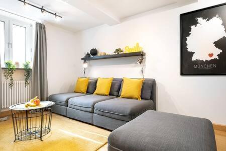 Marienplatz Apartment 2 Bedrooms Living Room Kitchen München Buitenkant foto