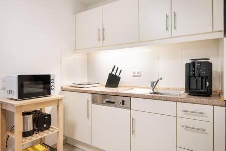 Marienplatz Apartment 2 Bedrooms Living Room Kitchen München Buitenkant foto
