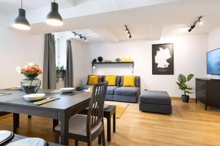 Marienplatz Apartment 2 Bedrooms Living Room Kitchen München Buitenkant foto